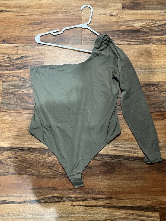 lululemon athletica Tops - lululemon athletica Olive One-Shoulder Long Sleeve Bodysuit Size 8 EUC